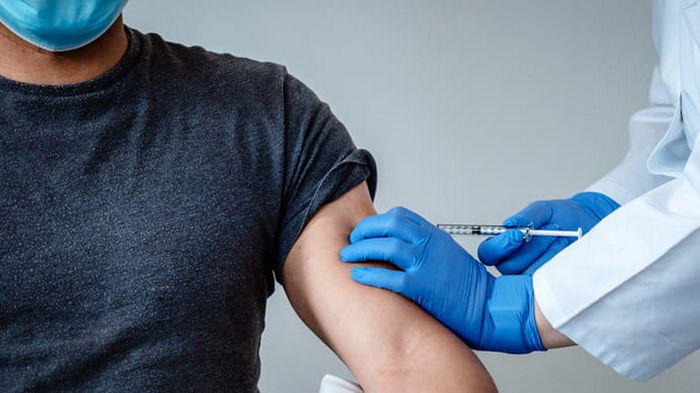 Вакцины Pfizer и AstraZeneca эффективны против госпитализации от дельта-штамма