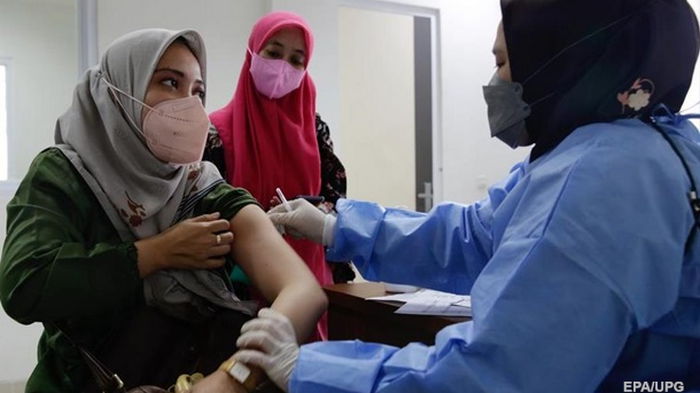 Индонезия первой в мире одобрила использование COVID-вакцины Novavax