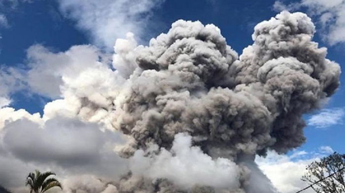 Извержение вулкана в Индонезии: погибли 14 человек
