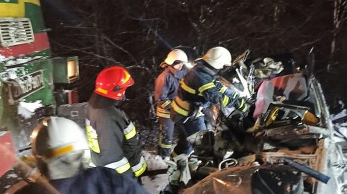 На Прикарпатье в ДТП с поездом погибли двое