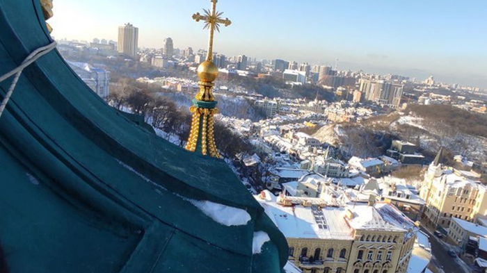 В Киеве непогода повредила Андреевскую церковь (фото)