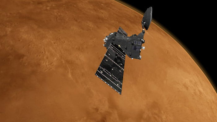 ESA опубликовало фото покрытого льдом кратера на Марсе