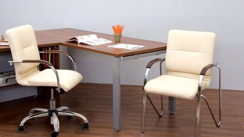 Офисные кресла для персонала: как они выглядят и в чем их преимущества