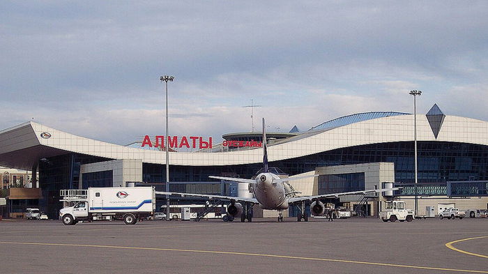 Аэропорт Алматы закрыли на неопределенное время
