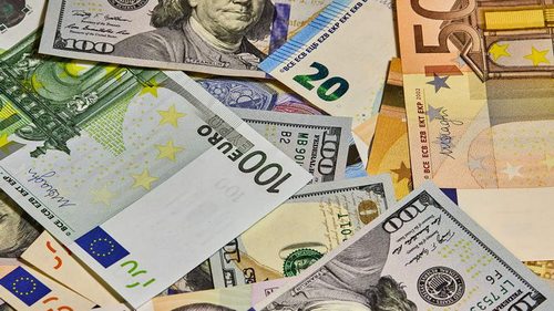 Курсы валют на 13 января: гривна резко подешевела к доллару и евро