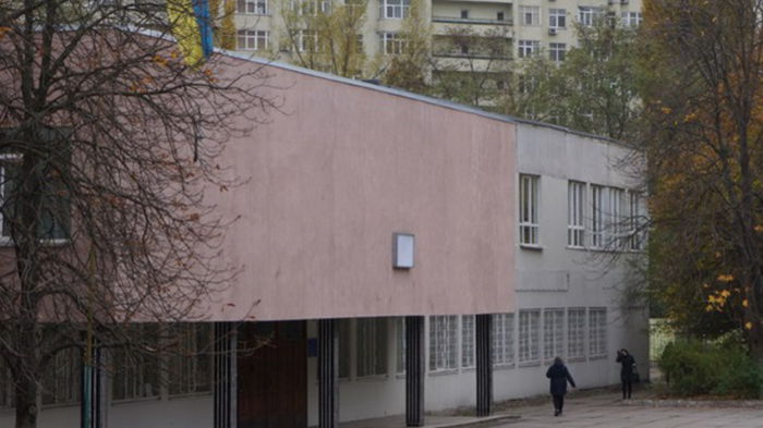 В одной из киевских школ повара подрались с уборщицей из-за котлет