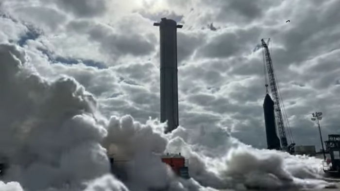 На полигоне SpaceX взорвали бак под давлением: залили все жидким азотом (видео)