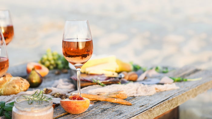 Грамотное употребление розового вина: гастрономические особенности