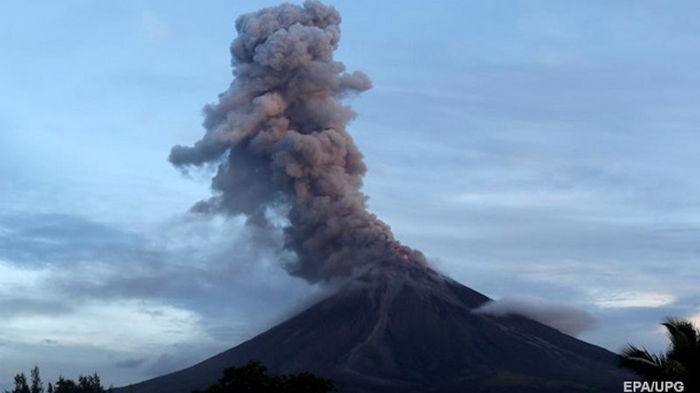 В Японии началось извержение вулкана Сакура-дзима