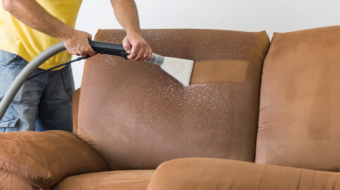Как почистить мягкую мебель