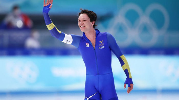 Олимпиада-2022: Шведский конькобежец побеждает с мировым рекордом