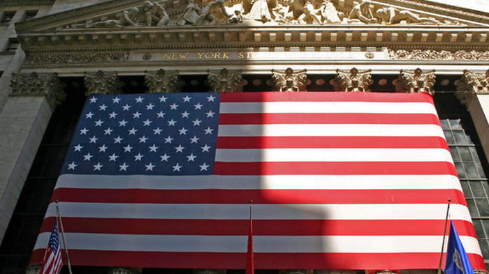 Нью-Йоркская фондовая биржа и Nasdaq прекратили торговать акциями восьми компаний из РФ