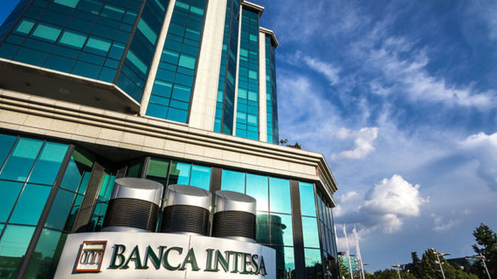 Крупнейший банк Италии прекратил инвестиции в Россию и Беларусь