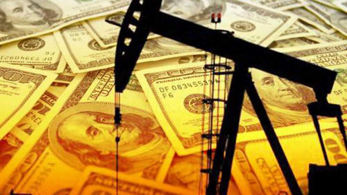 Цена на нефть упала ниже 100 долларов