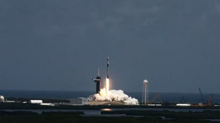 SpaceX вывела в космос полсотни спутников Starlink