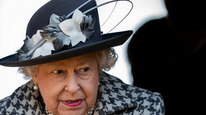 Королева Елизавета II передает часть полномочий принцу Чарльзу