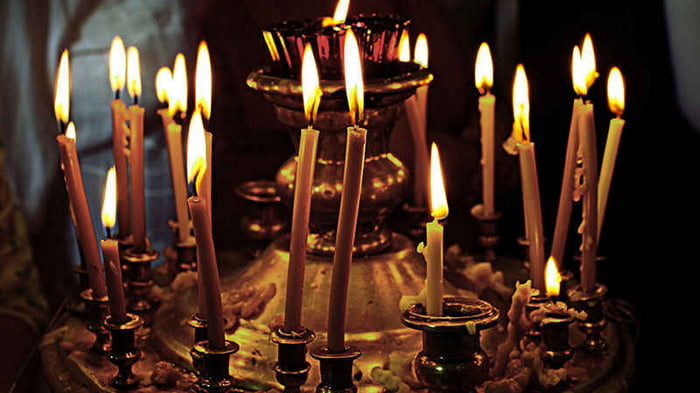 Церковные свечи: восковые или парафиновые?