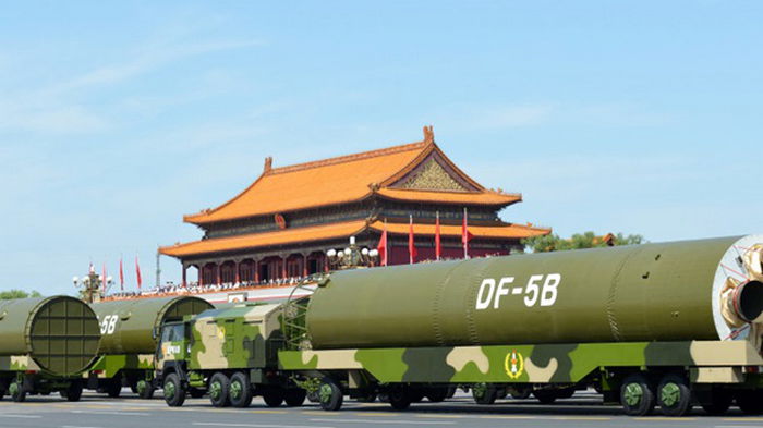 В Китае зафиксировали перемещение межконтинентальной ракеты DF5B
