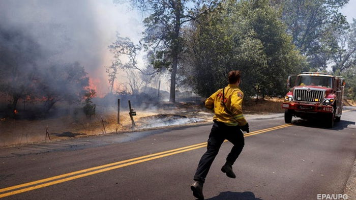В Калифорнии из-за аномальной жары горят леса