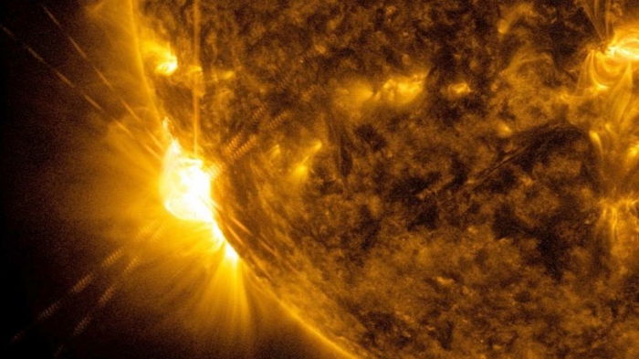 Огромное пятно на Солнце направлено на Землю: ученые предупреждают о сильной геомагнитной буре