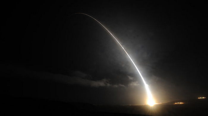 США отложили испытание баллистической ракеты, чтобы избежать эскалации с Китаем – WSJ