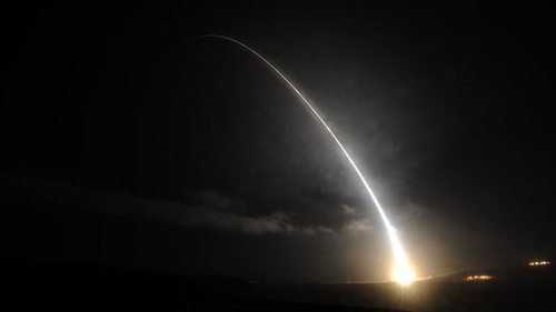 США отложили испытание баллистической ракеты, чтобы избежать эскалации...