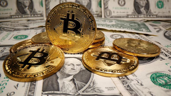 Курс Bitcoin держится выше отметки $20 000 за монету