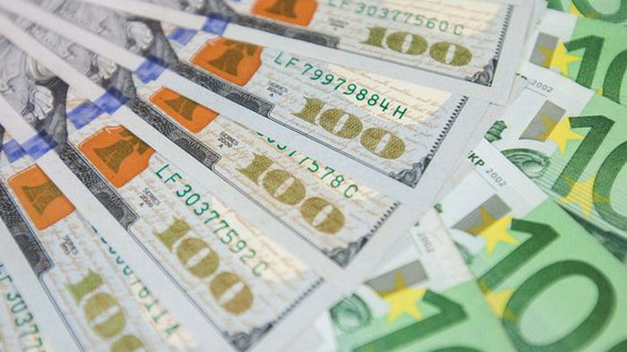 СМИ узнали прогноз Кабмина по росту курса доллара