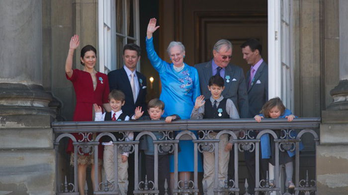 Королева Дании лишила внуков титулов принцев и принцесс