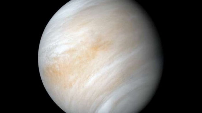 Ученые нашли признаки геологической активности на Венере (фото)
