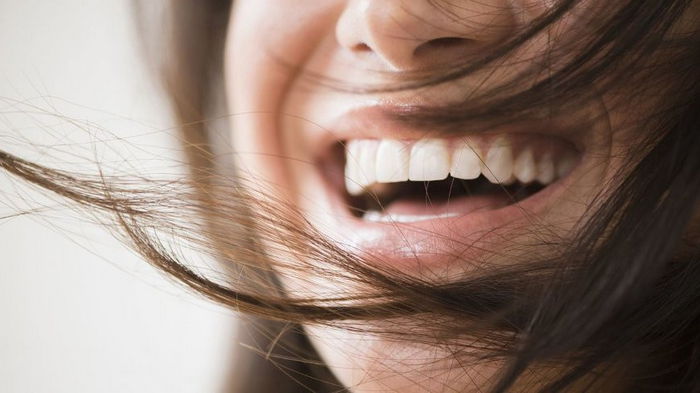 Ученые создали мятные конфеты для восстановления зубной эмали