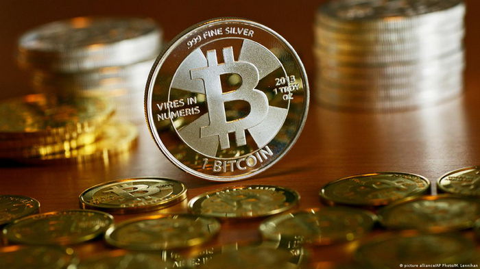 Стоимость Bitcoin обновила двухлетний минимум