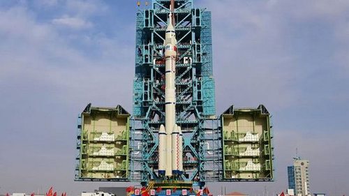 Китай запускает трех космонавтов на свою космическую станцию «Тяньгун»