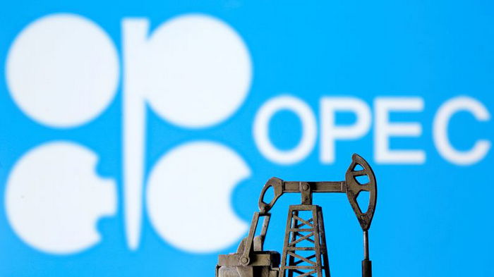 Страны ОПЕК+ сохранили ограничения на добычу нефти