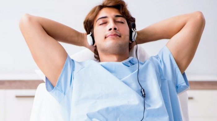 Ученые выяснили, что музыка уменьшает беспокойство и боль пациентов после операцию на сердце