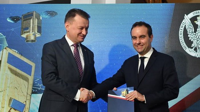 Польша подписала с Францией контракт на два разведывательных спутника