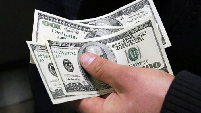 Доллар уcилился рекордно за семь лет — Reuters