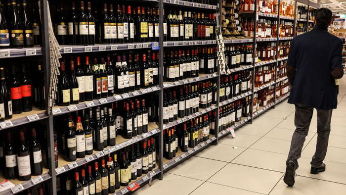 Госстат показал, как за 2022 год выросли цены алкоголь и сигареты
