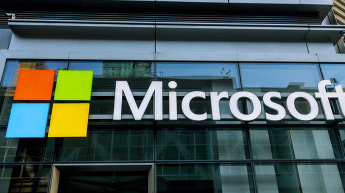 Накануне массовых увольнений Microsoft устроила для топ-менеджеров вечеринку со Стингом
