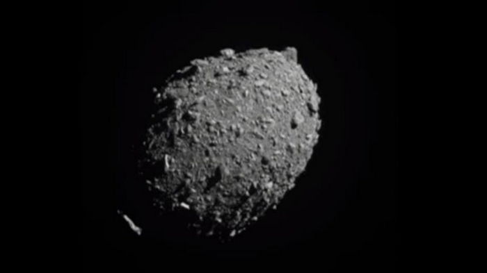 Хаббл показал столкновение DART с астероидом (видео)
