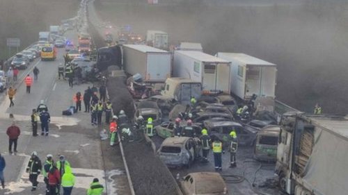 В Венгрии из-за пылевой бури столкнулись 42 машины