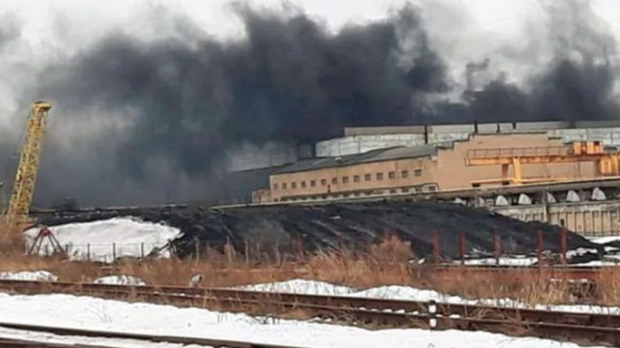В РФ произошел пожар на территории моторного завода в Ярославле