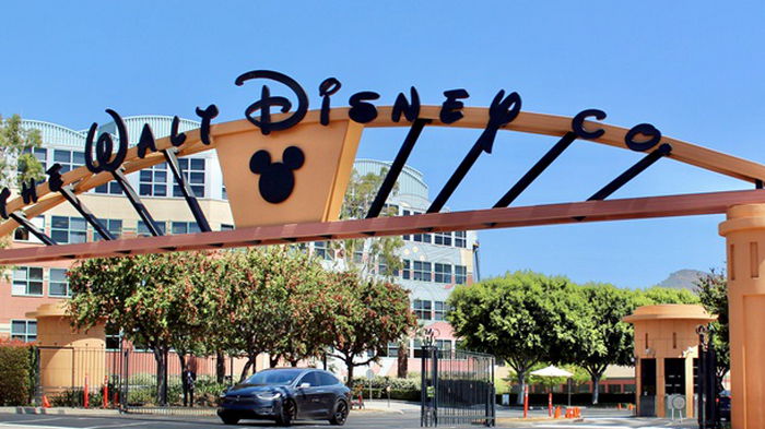 Гендиректор Disney объявил о начале массового сокращения в компании