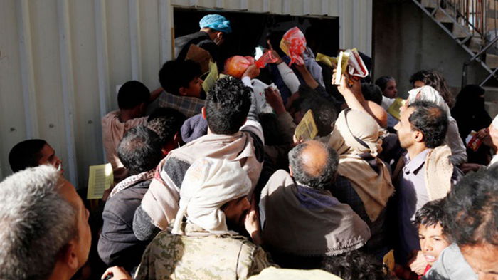 В результате давки в столице Йемена более 50 человек погибли