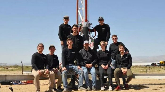 Студенты из США установили рекорд по запуску любительской ракеты на высоту выше Эвереста