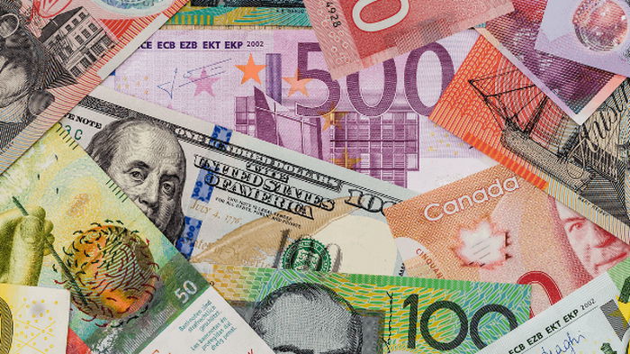 Не только доллар и евро. Какая валюта самая надежная в мире: рейтинг