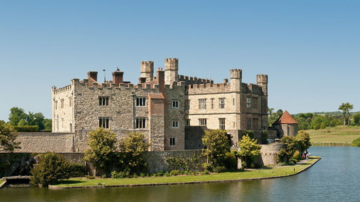 Старейший замок Англии открыли для постояльцев