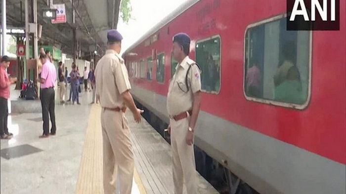 В Индии констебль стрелял в поезде: четверо погибших