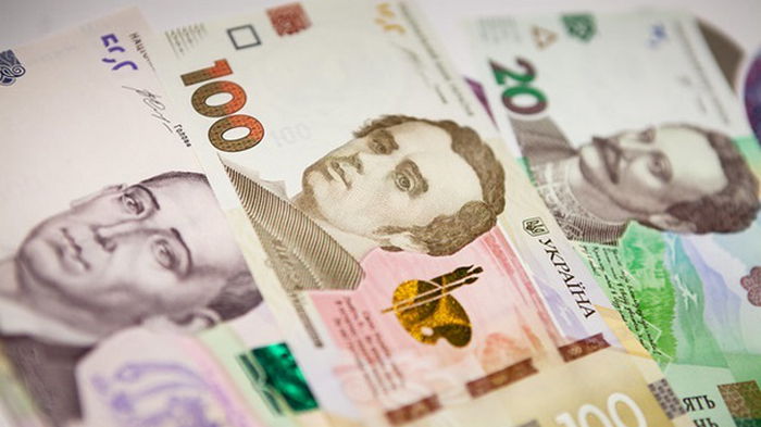 НБУ прогнозирует рост минимальной зарплаты почти на 1000 гривен