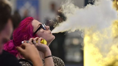 Во Франции планируют запретить одноразовые электронные сигареты